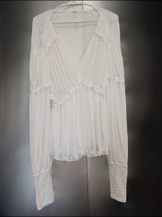 Free People Tops - Free People Ivory Ruched V-Neck Top Size M NWT
